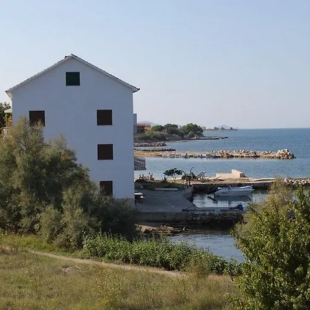 Apartment Nevidjane 323a Neviđane